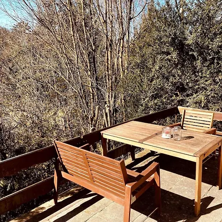 Ruhiges Haeuschen Am Wald Mit Kamin, Terrasse