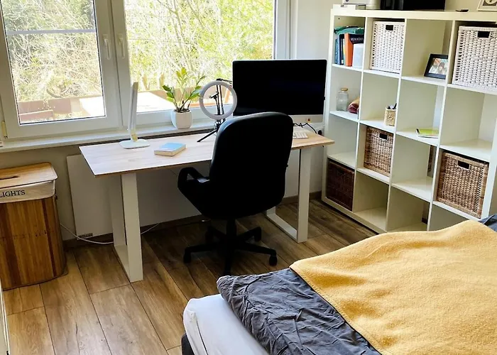 Ruhiges Haeuschen Am Wald Mit Kamin, Terrasse * Bucha (Burgenlandkreis)