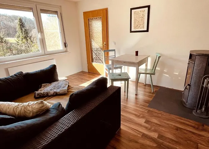 Ruhiges Haeuschen Am Wald Mit Kamin, Terrasse Дом отдыха *