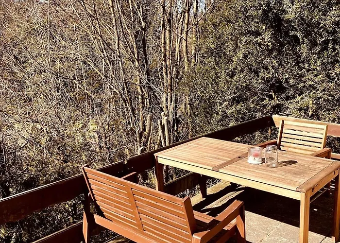 Ruhiges Haeuschen Am Wald Mit Kamin, Terrasse