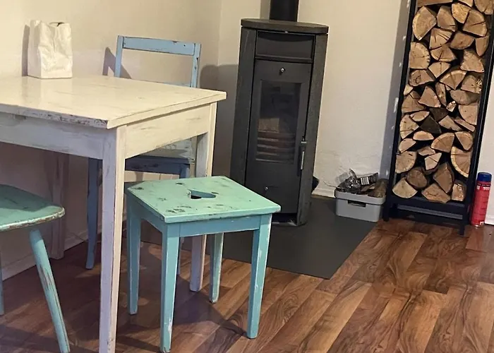 Дом отдыха Ruhiges Haeuschen Am Wald Mit Kamin, Terrasse