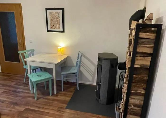 Ruhiges Haeuschen Am Wald Mit Kamin, Terrasse *